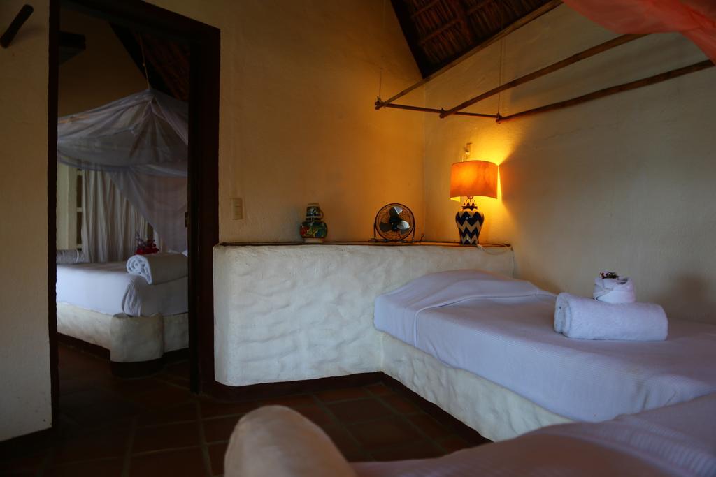 Hotel Bahia De La Luna Arroyo Cruz Buitenkant foto